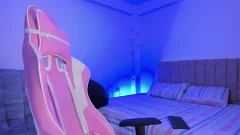 Snapshot of adrian_prime_ chatting on April 21, 2026, 6:55 pm ADRIAN online show from April 21, 2026, 6:55 pm