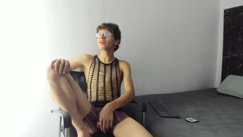 Snapshot of adrian_wolff chatting on June 2, 2026, 4:03 am Adrian W online show from June 2, 2026, 4:03 am