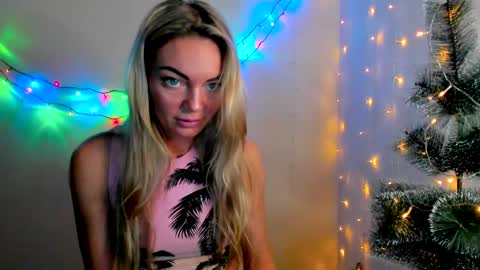 Adriana online show from December 21, 2024, 2:04 pm