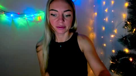 Adriana online show from December 22, 2024, 7:22 am