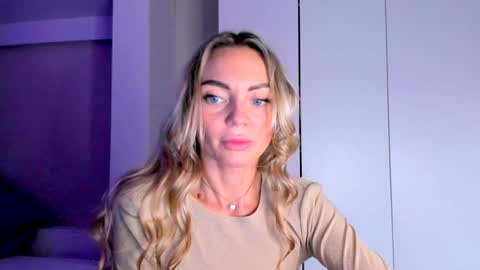 Adriana online show from December 25, 2024, 10:16 pm