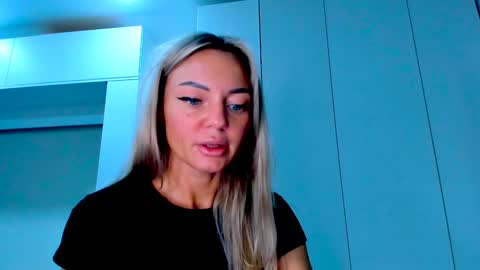 Adriana online show from January 31, 2025, 2:28 pm
