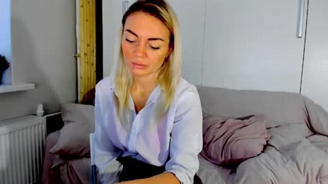Adriana online show from April 25, 2026, 9:34 am