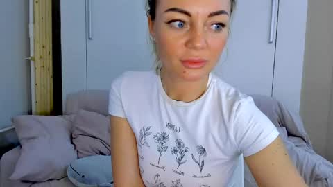Adriana online show from April 25, 2026, 1:41 pm