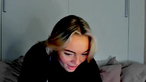 Adriana online show from May 27, 2026, 4:37 pm