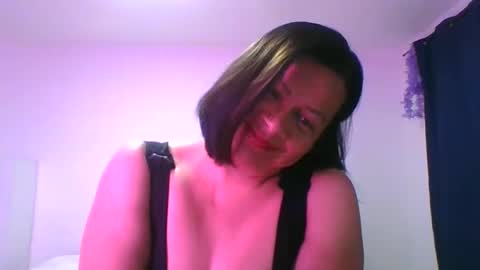 adrianagogo18 online show from October 7, 2025, 11:02 pm