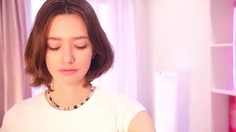 Eva online show from October 27, 2025, 4:16 am