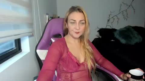 Snapshot of adrianapdes chatting on July 14, 2026, 12:11 pm Adriana Paredes online show from July 14, 2026, 12:11 pm