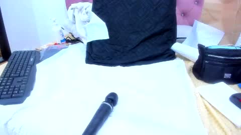 adriana online show from April 20, 2026, 3:42 am