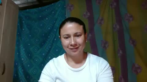 Snapshot of adrianatellez chatting on January 6, 2025, 3:08 pm Adriana Tellez online show from January 6, 2025, 3:08 pm