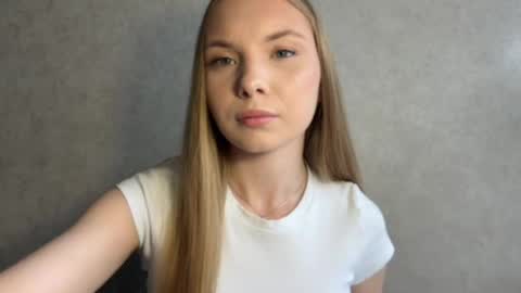 Snapshot of adriannemuldowney chatting on June 7, 2026, 12:09 pm Caroline online show from June 7, 2026, 12:09 pm