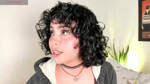 adrianny online show from April 19, 2026, 6:46 am