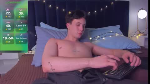 adrianoaubert online show from October 12, 2025, 4:39 pm