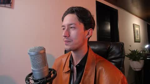 Adrian Williams online show from November 20, 2025, 9:36 pm