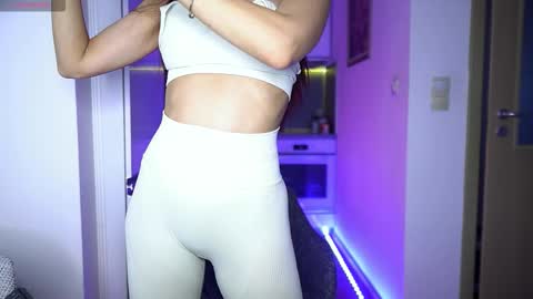 Snapshot of ady_w_o_w chatting on March 11, 2026, 2:01 pm Ada online show from March 11, 2026, 2:01 pm