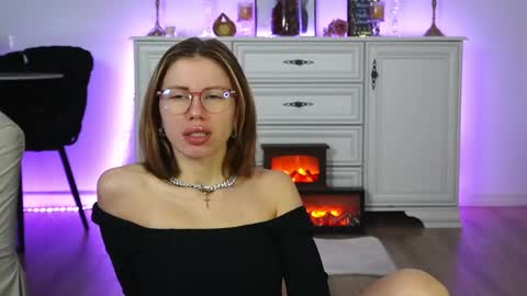 Aelia online show from October 16, 2025, 4:35 am