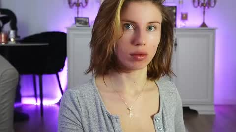 Aelia online show from November 4, 2025, 4:00 am