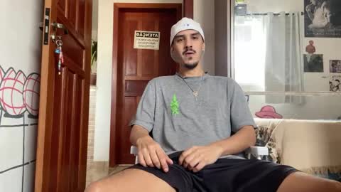 Snapshot of aelucius chatting on September 20, 2025, 7:37 pm Luci online show from September 20, 2025, 7:37 pm