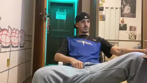 Snapshot of aelucius chatting on September 30, 2025, 3:11 am Luci online show from September 30, 2025, 3:11 am