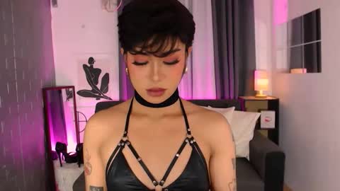 aeshamargaux online show from September 19, 2025, 3:56 pm