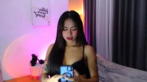 aeshamargaux online show from November 4, 2025, 5:50 am