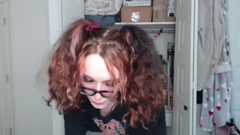 Snapshot of aestrogen chatting on October 6, 2025, 6:38 pm AESTROGEN online show from October 6, 2025, 6:38 pm