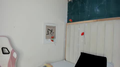 Snapshot of africa_holmes chatting on May 2, 2026, 2:05 am Africa online show from May 2, 2026, 2:05 am
