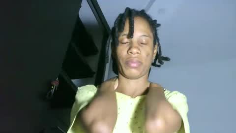 Snapshot of africadeluxe chatting on January 5, 2025, 9:37 am Africa online show from January 5, 2025, 9:37 am