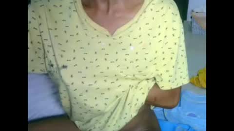 Snapshot of africadeluxe chatting on January 18, 2025, 8:41 am Africa online show from January 18, 2025, 8:41 am