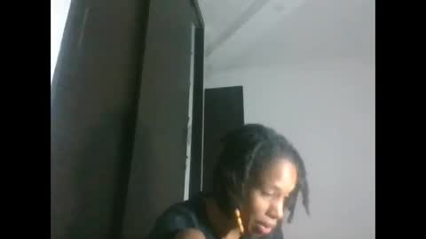 Snapshot of africadeluxe chatting on February 25, 2025, 10:37 am Africa online show from February 25, 2025, 10:37 am