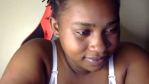 Snapshot of african001 chatting on October 3, 2025, 6:05 pm stella online show from October 3, 2025, 6:05 pm