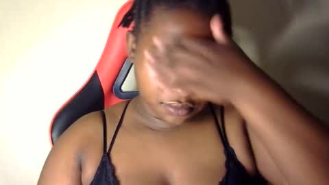 Snapshot of african001 chatting on October 5, 2025, 4:05 pm stella online show from October 5, 2025, 4:05 pm