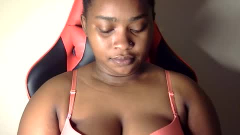 Snapshot of african001 chatting on October 13, 2025, 3:12 pm stella online show from October 13, 2025, 3:12 pm