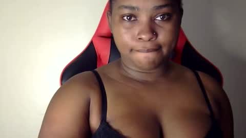 Snapshot of african001 chatting on October 26, 2025, 4:46 pm stella online show from October 26, 2025, 4:46 pm