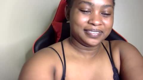 Snapshot of african001 chatting on October 30, 2025, 2:51 pm stella online show from October 30, 2025, 2:51 pm