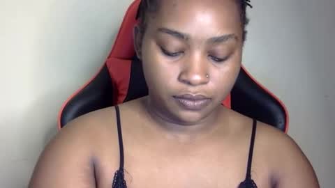 Snapshot of african001 chatting on November 3, 2025, 3:02 pm stella online show from November 3, 2025, 3:02 pm