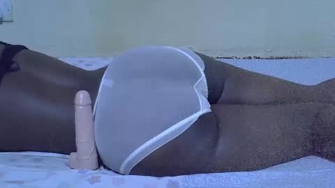 Snapshot of african_pussy2 chatting on March 4, 2025, 4:52 pm african_pussy2 online show from March 4, 2025, 4:52 pm