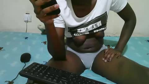 Snapshot of african_pussy2 chatting on March 11, 2025, 5:57 pm african_pussy2 online show from March 11, 2025, 5:57 pm