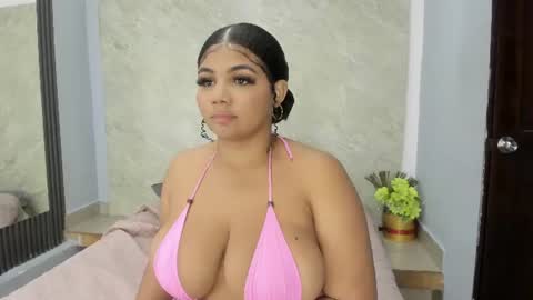 Afrodita Ross online show from June 14, 2026, 1:02 pm