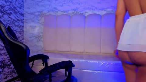 afrodita_wild_v online show from April 10, 2026, 1:27 pm