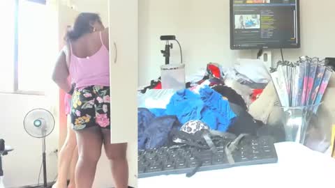 afroditacute16 online show from December 15, 2024, 4:59 pm