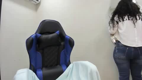 Snapshot of agata18_ chatting on February 5, 2026, 12:32 pm A G A T A online show from February 5, 2026, 12:32 pm