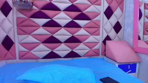 Ana online show from October 4, 2025, 11:52 am