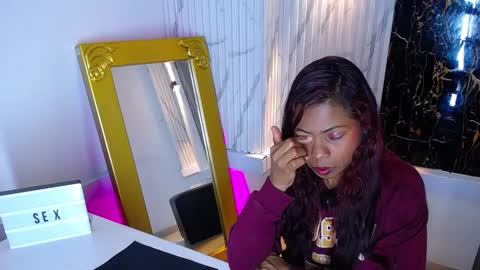 Agata grubisic  online show from March 9, 2025, 4:11 pm