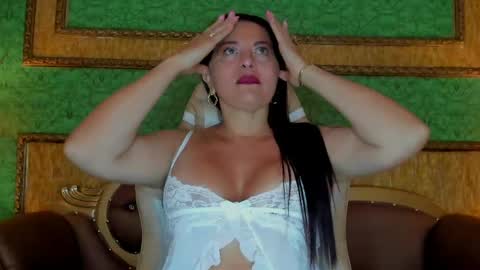 Snapshot of agata_jade chatting on May 9, 2026, 12:21 pm Agata online show from May 9, 2026, 12:21 pm