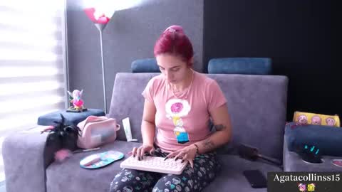 Agata Collinss online show from December 2, 2025, 8:15 pm