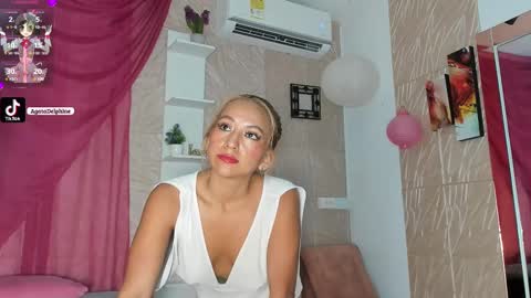 Agatadelphine online show from January 25, 2025, 3:20 pm