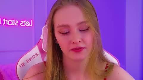 AgataFoxley online show from February 4, 2026, 6:47 pm