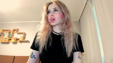 Snapshot of agatahowak chatting on June 4, 2026, 3:40 pm Arina online show from June 4, 2026, 3:40 pm