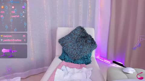 Elon M 3 online show from December 15, 2024, 9:53 pm